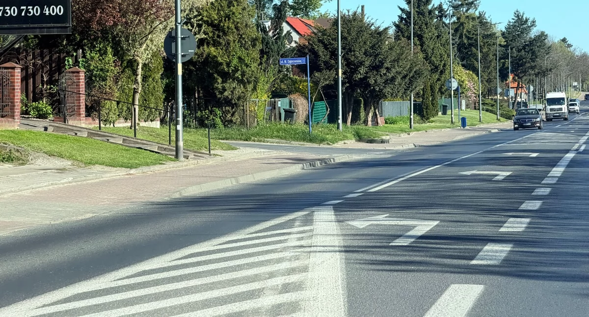 Trezbnica: na tym odcinku ul. Prusickiej ławek nie ma. Dla osób starszych oraz innych mających trudności z poruszaniem się dodatkowe ławki byłyby dużym ułatwieniem