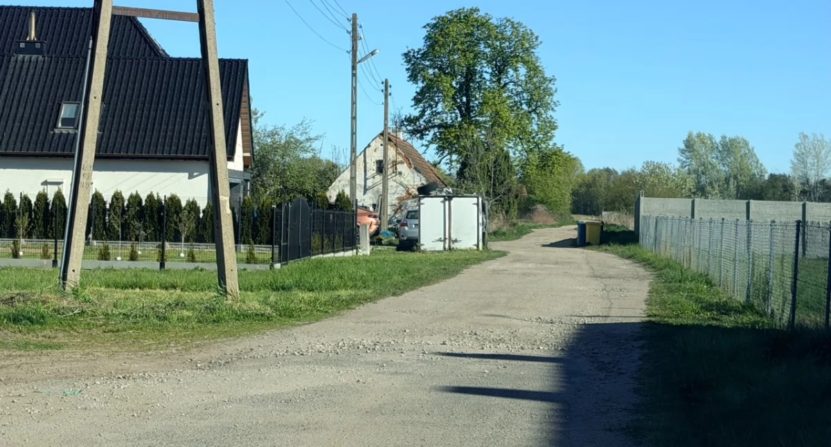Zdjęcie drogi, która nagle została ujęta w planie
