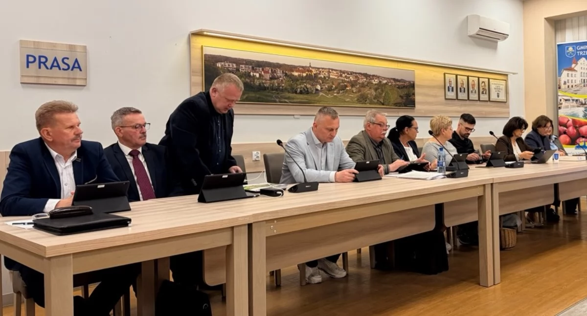 Zdjęcie. To radni burmistrza zagłosowali za likwidacją szkoły