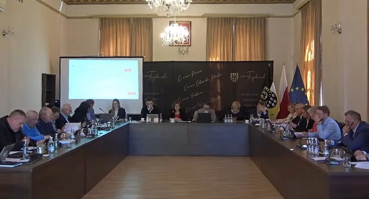 Z SAMORZĄDU, Spór legalność uchwały ośrodek działał podstawy prawnej - zdjęcie, fotografia