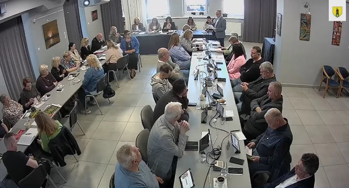 Z SAMORZĄDU, Miliony gminy gorąca dyskusja ekranach - zdjęcie, fotografia