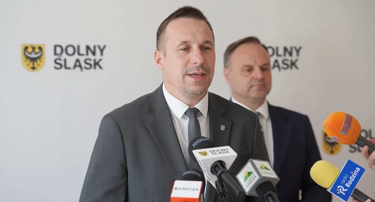 Chcemy przygotować dolnośląskie firmy na wyzwania przyszłości i wzmacniać bezpieczeństwo regionalnej gospodarki – marszałek Paweł Gancarz