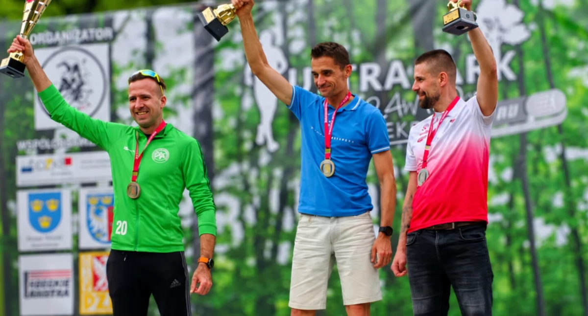 BIEGI, Walka samej Medal mistrzostw Polski zdobyty kilometrach biegu - zdjęcie, fotografia