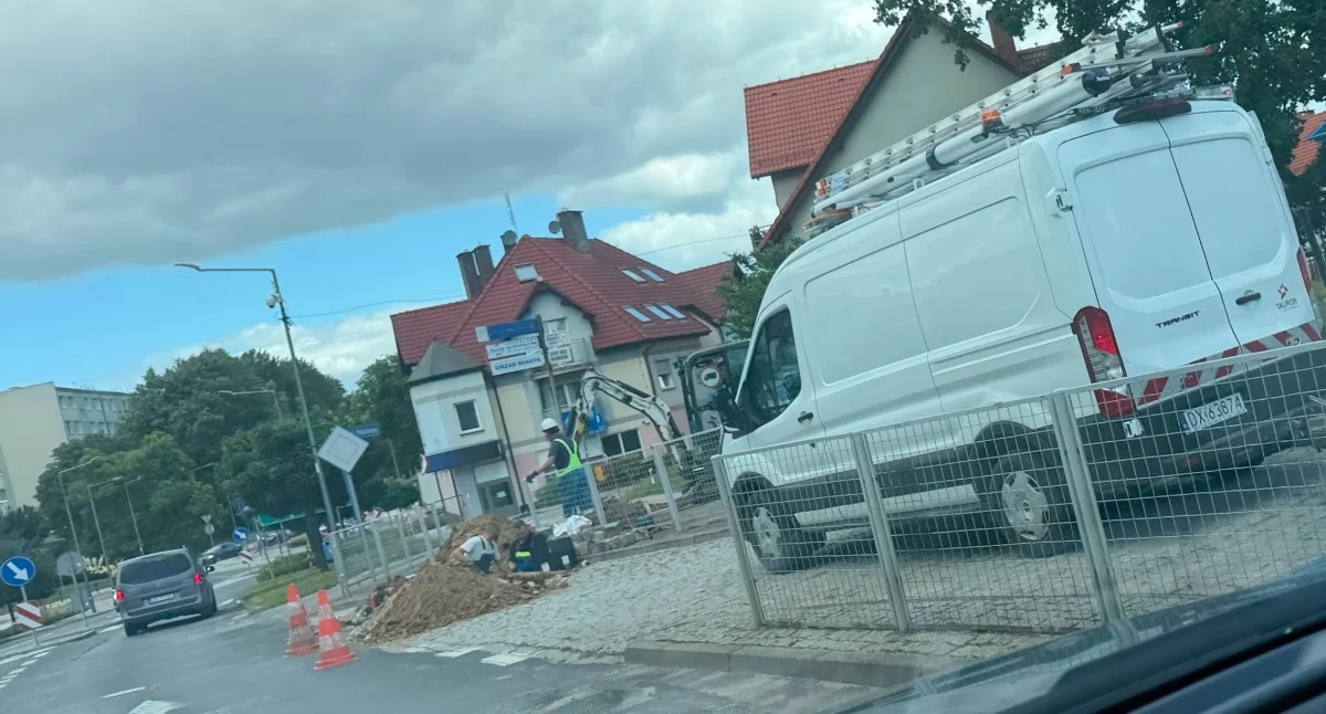 Zdjęcie: Awaria przy ul. Bochenka w Trzebnicy