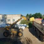 Przygotowywanie transportu worków z piaskiem do gmin narażonych powodzią