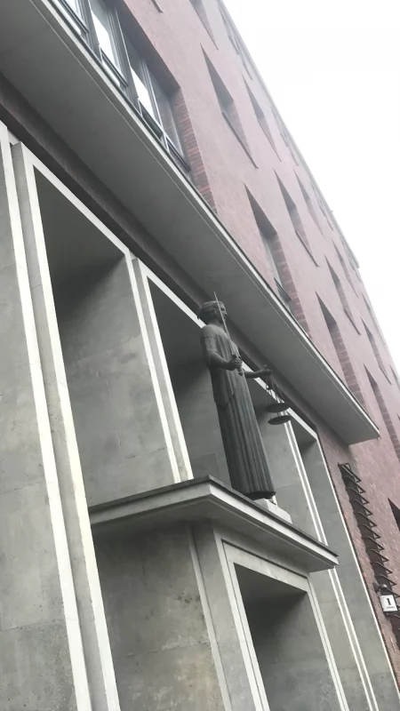 Napisali o siostrze premiera. Trafili przed sąd
