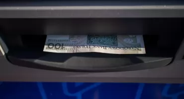 Areszt dla sprawcy kradzieży pieniędzy z bankomatu