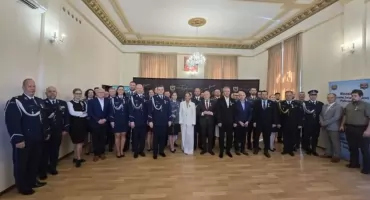 Święto policji: awanse, wyróżnienia, medale