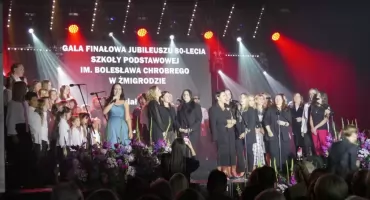 Absolwenci, nauczyciele i muzyka – tak świętowano jubileusz szkoły