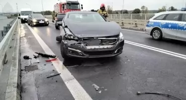 Zderzenie samochodów w Krynicznie: interwencja służb ratowniczych i medycznych na miejscu wypadku