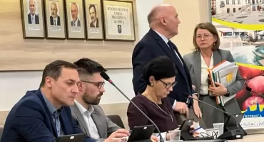Internauci zdecydowanie przeciw podwyżce pensji burmistrza Długozimy