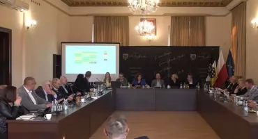 Co z obwodnicą Trzebnicy? Podwyżka dla starosty