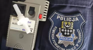 Uderzył w ogrodzenie. Był pijany