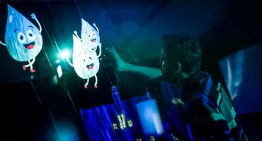 Dotknij chmur w Hydropolis