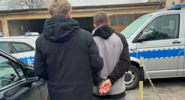 Chciał spalić szpital. Uderzył w twarz i kopał ratowników