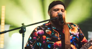 Chodzi o to, żeby na struny przenieść emocje - wywiad z Miłoszem Kiepulem