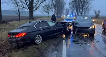 Czołówka bmw z fordem. Skończyło się na mandacie