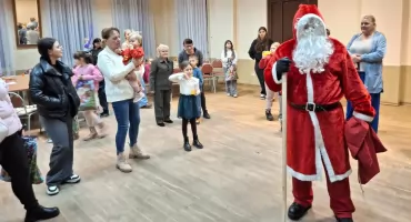 Święty Mikołaj odwiedził Niezgodę! Radość dzieci i świąteczna atmosfera w wiejskiej świetlicy