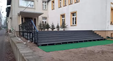 Co jest wykonywane przed budynkiem OOK?