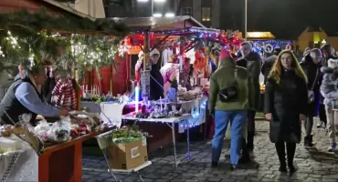Jarmark Bożonarodzeniowy już jutro. Kolędy, warsztaty i lokalni twórcy