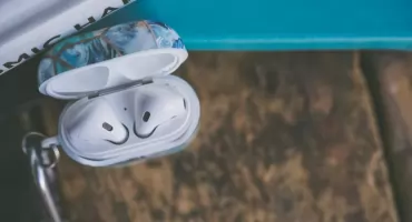 Kiedy warto zainwestować w słuchawki premium – doświadczenia użytkowników AirPods Max