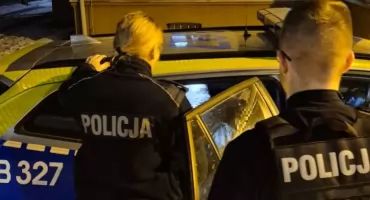 Był w szale. Kobieta przeżyła horror, a samochód zdewastowany