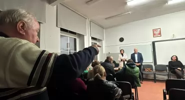 [FILM] Spotkanie z mieszkańcami w sprawie likwidacji szkoły. Było gorąco