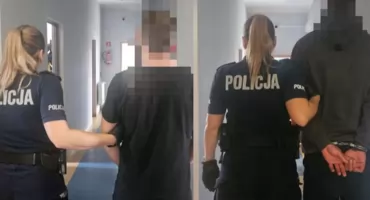 Uciekał i uderzył policjantkę. Drugi wulgarnie znieważył funkcjonariuszy