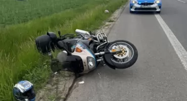 Motocyklista wjechał do rowu. Trafił do szpitala