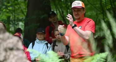Śladami mrocznych legend. Spacer literacki czytelników z Zawoni w Góry Suche