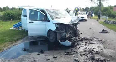 Śmiertelny wypadek. Czołowo zderzyły się dwa busy